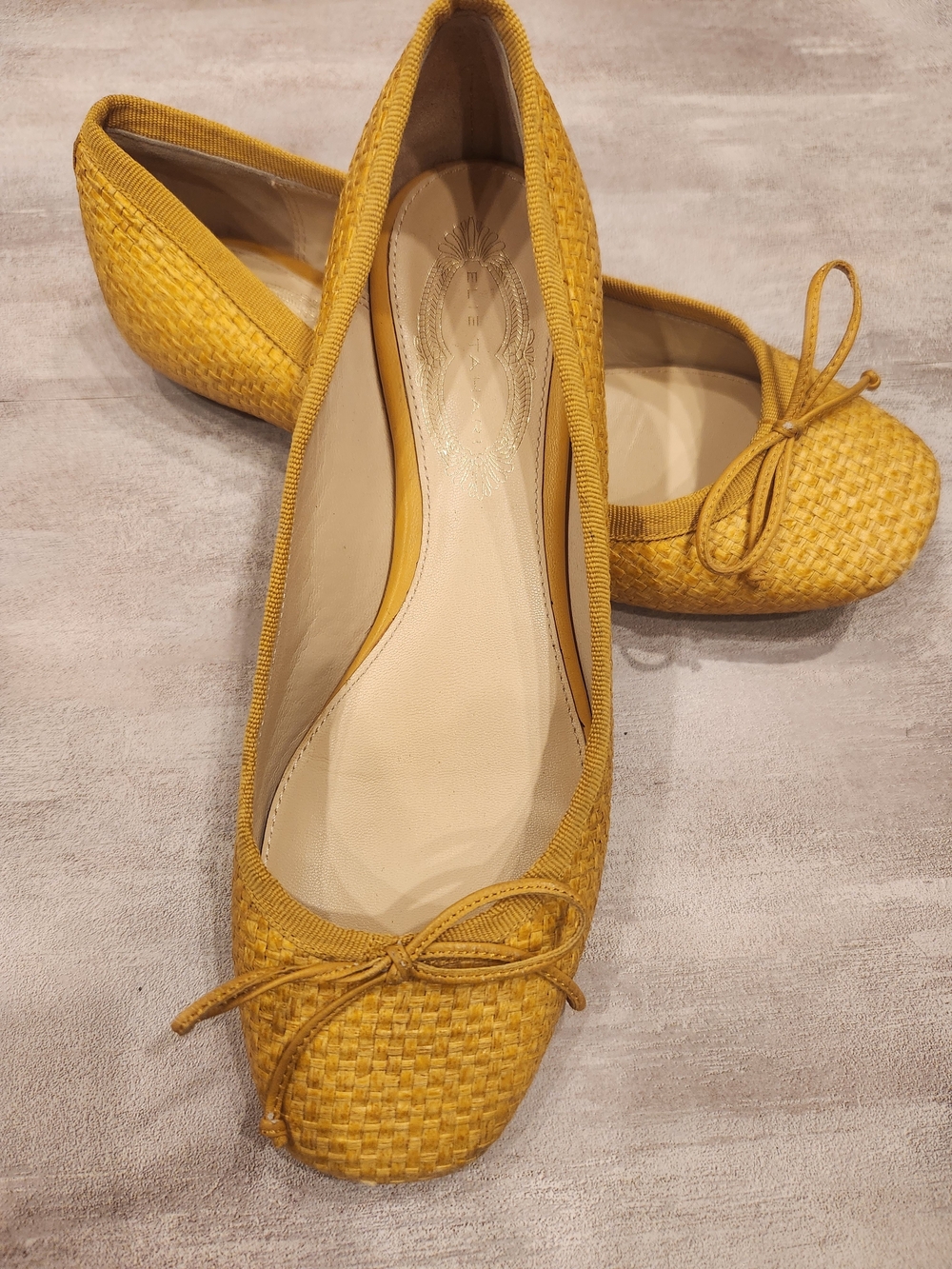 ELIE TAHARI Women's Mustard Yellow Woven Straw Ballet Flats EUC Size 5/ 5.5